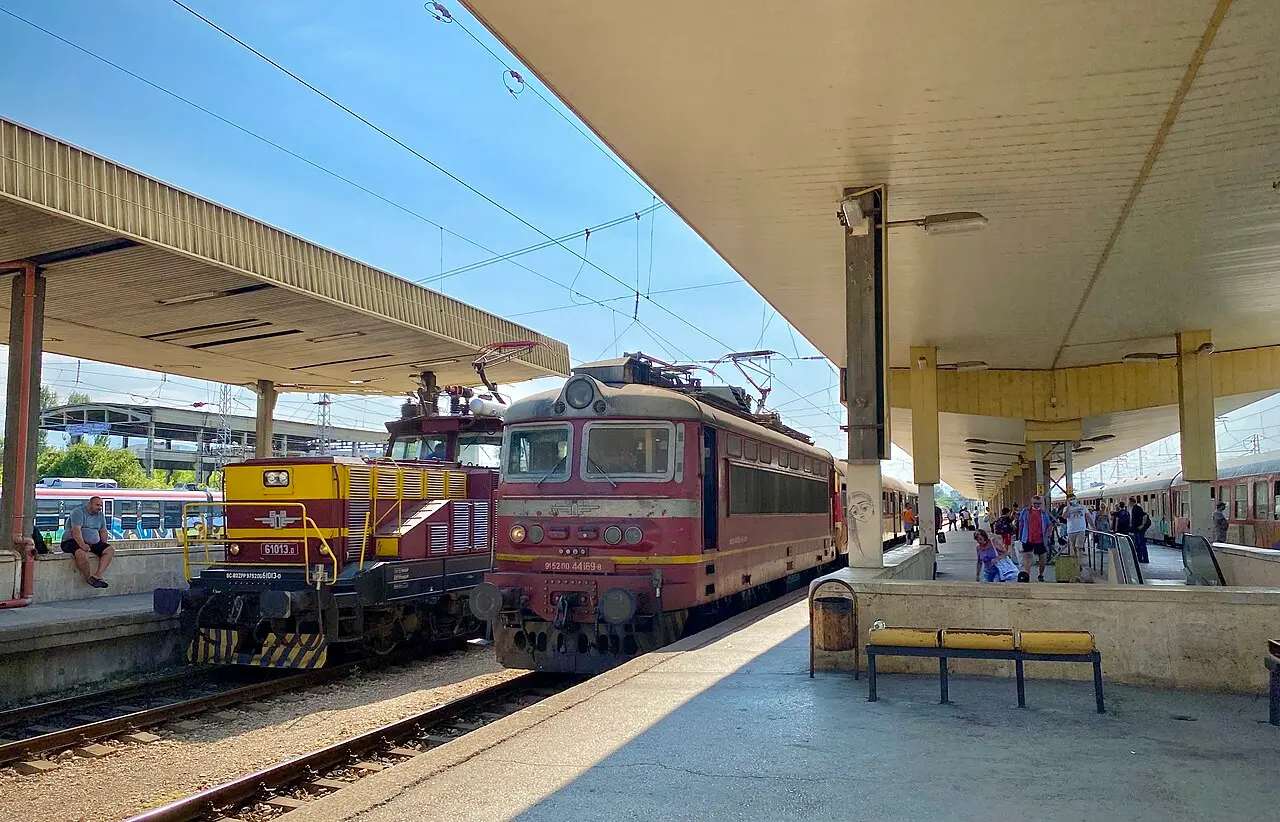Two diesel locomotives coupled together in the yard at Plovdiv railway station