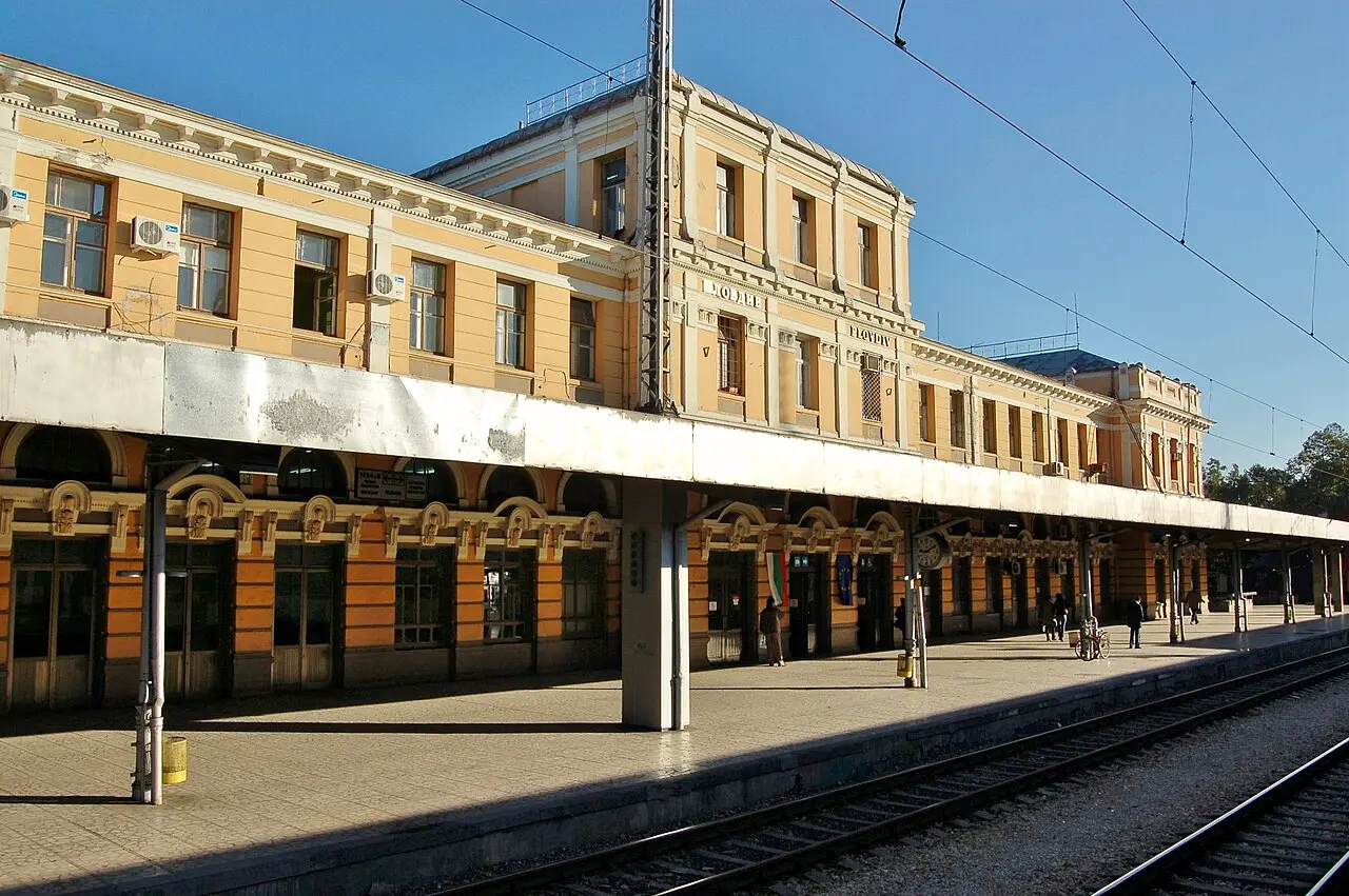 The platform side of Plovdiv Central railway station with tracks, canopies and waiting passengers